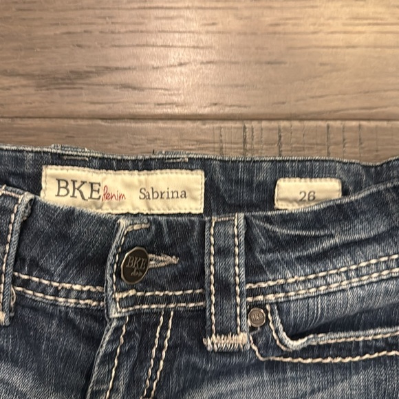 Like New Dark Wash Jean shorts BKE by buckle size 26 - Picture 3 of 3